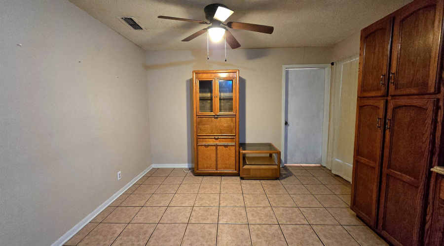 222 Esperanza Dr, Laredo, Texas 78041, 4 Bedrooms Bedrooms, 5 Rooms Rooms,2 BathroomsBathrooms,Residential,For Sale,222 Esperanza Dr,20255395