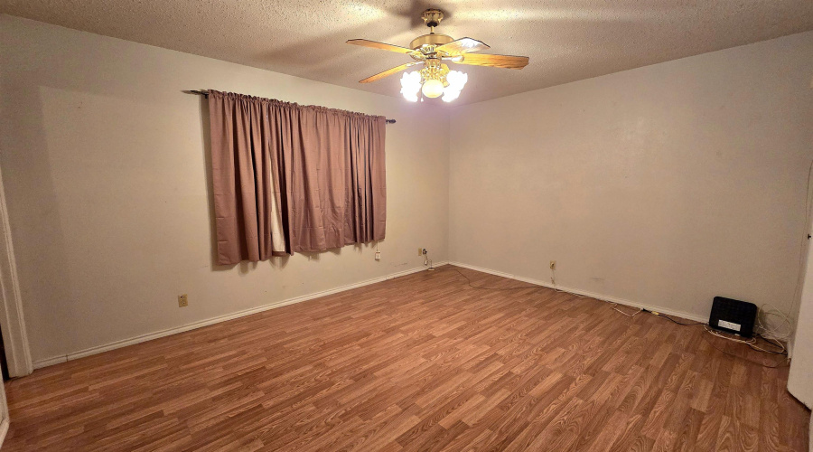 222 Esperanza Dr, Laredo, Texas 78041, 4 Bedrooms Bedrooms, 5 Rooms Rooms,2 BathroomsBathrooms,Residential,For Sale,222 Esperanza Dr,20255395