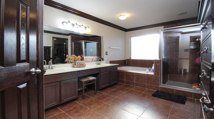 327 Kahlo Lp, Laredo, Texas 78045, 3 Bedrooms Bedrooms, 6 Rooms Rooms,3 BathroomsBathrooms,Residential,For Sale,327 Kahlo Lp,20255398