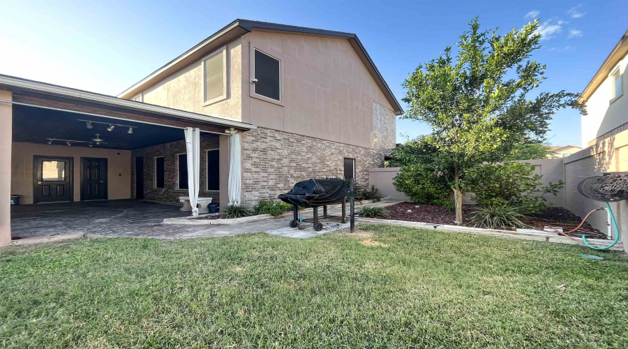 327 Kahlo Lp, Laredo, Texas 78045, 3 Bedrooms Bedrooms, 6 Rooms Rooms,3 BathroomsBathrooms,Residential,For Sale,327 Kahlo Lp,20255398
