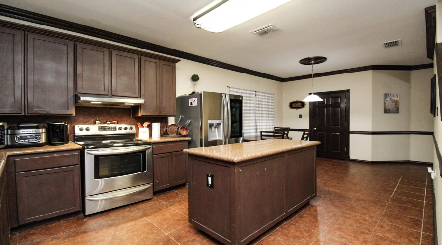 327 Kahlo Lp, Laredo, Texas 78045, 3 Bedrooms Bedrooms, 6 Rooms Rooms,3 BathroomsBathrooms,Residential,For Sale,327 Kahlo Lp,20255398