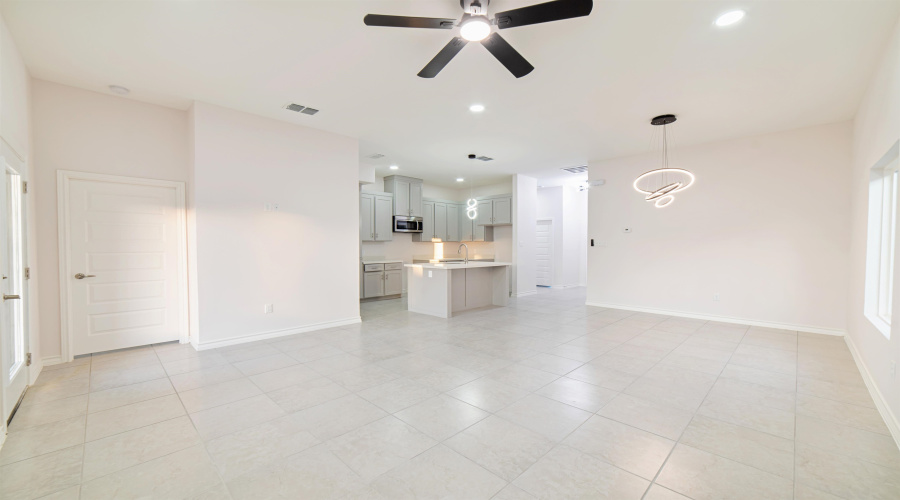 5808 Tavo Dr., Laredo, Texas 78046, 3 Bedrooms Bedrooms, 6 Rooms Rooms,2 BathroomsBathrooms,Residential,For Sale,5808 Tavo Dr.,20255400