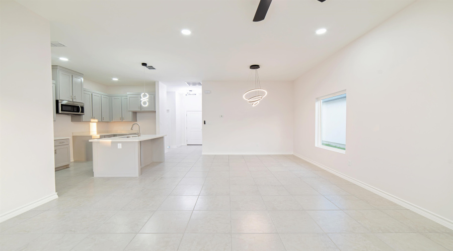 5808 Tavo Dr., Laredo, Texas 78046, 3 Bedrooms Bedrooms, 6 Rooms Rooms,2 BathroomsBathrooms,Residential,For Sale,5808 Tavo Dr.,20255400