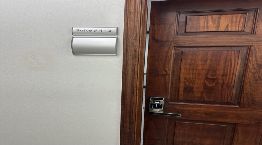 5601 San Dario Ave, Laredo, Texas 78041, 6 Rooms Rooms,3 BathroomsBathrooms,Commercial retail/office,For Rent,5601 San Dario Ave,20255403