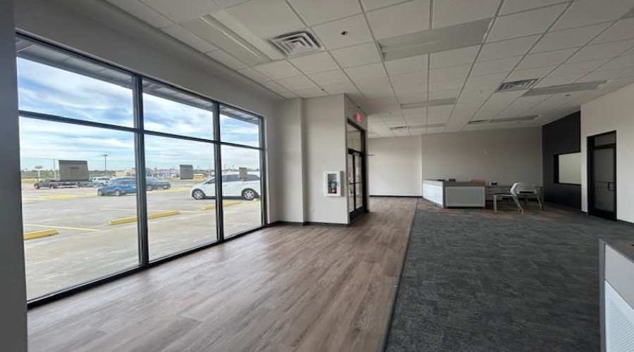 1018 Monaco Blvd, Laredo, Texas 78045, 1 Room Rooms,2 BathroomsBathrooms,Commercial retail/office,For Rent,1018 Monaco Blvd,20255404