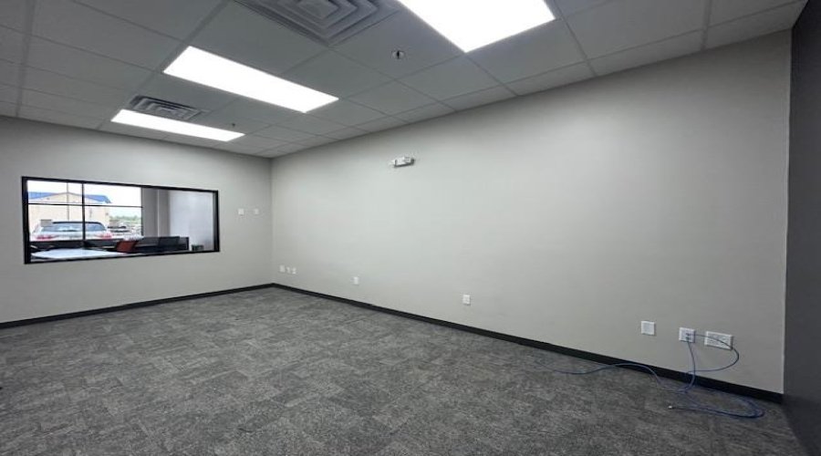 1018 Monaco Blvd, Laredo, Texas 78045, 1 Room Rooms,2 BathroomsBathrooms,Commercial retail/office,For Rent,1018 Monaco Blvd,20255404