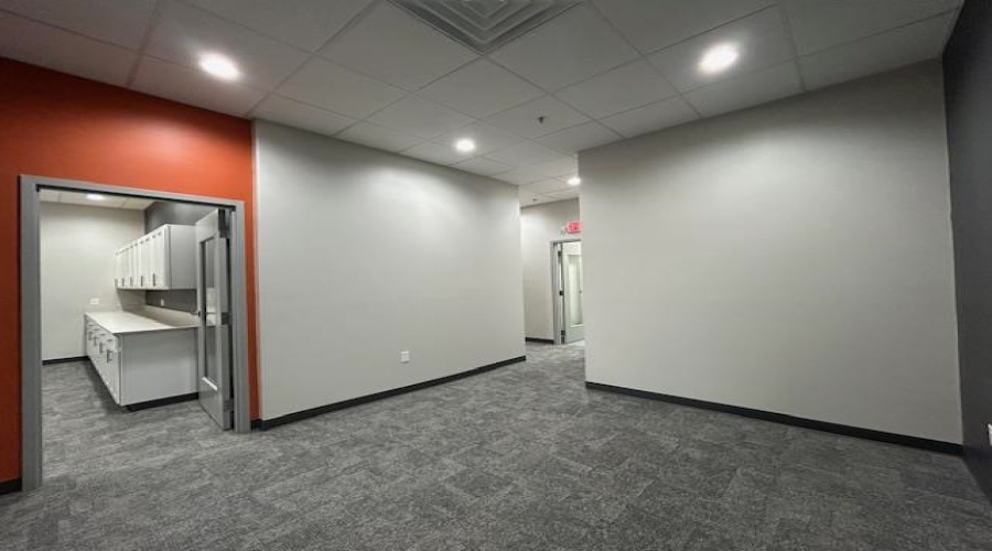 1018 Monaco Blvd, Laredo, Texas 78045, 1 Room Rooms,2 BathroomsBathrooms,Commercial retail/office,For Rent,1018 Monaco Blvd,20255404