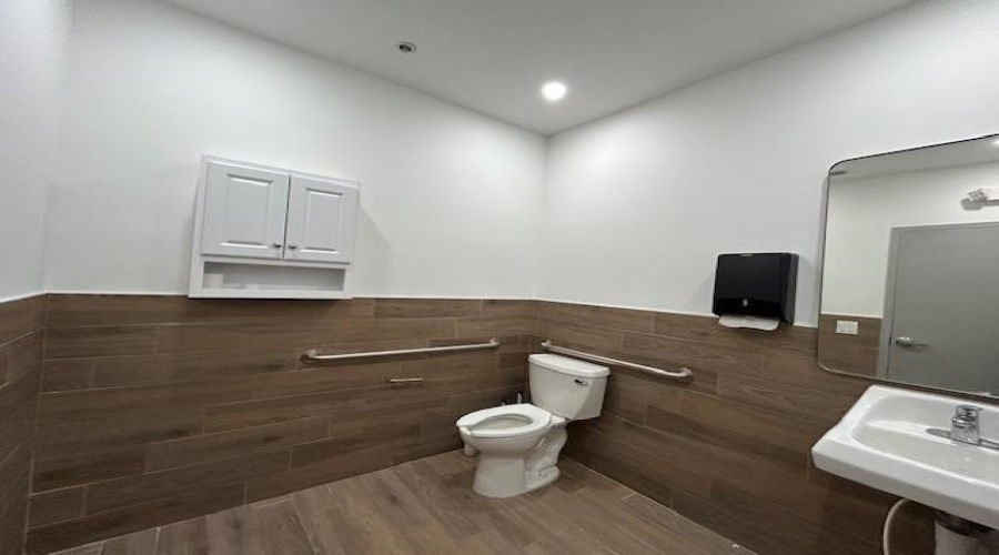 1018 Monaco Blvd, Laredo, Texas 78045, 1 Room Rooms,2 BathroomsBathrooms,Commercial retail/office,For Rent,1018 Monaco Blvd,20255404