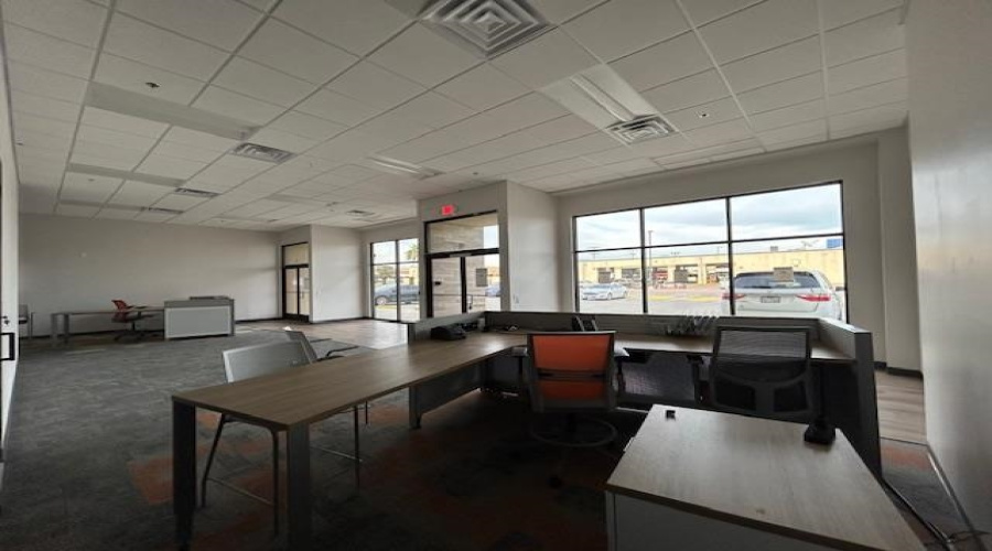 1018 Monaco Blvd, Laredo, Texas 78045, 1 Room Rooms,2 BathroomsBathrooms,Commercial retail/office,For Rent,1018 Monaco Blvd,20255404