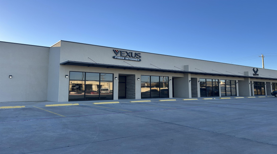 1018 Monaco Blvd, Laredo, Texas 78045, 1 Room Rooms,2 BathroomsBathrooms,Commercial retail/office,For Rent,1018 Monaco Blvd,20255404