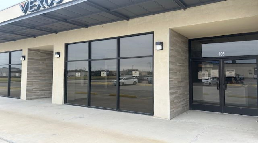1018 Monaco Blvd, Laredo, Texas 78045, 1 Room Rooms,2 BathroomsBathrooms,Commercial retail/office,For Rent,1018 Monaco Blvd,20255404