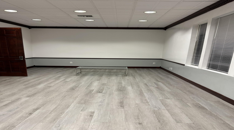 5601 San Dario Ave, Laredo, Texas 78041, 6 Rooms Rooms,3 BathroomsBathrooms,Commercial retail/office,For Rent,5601 San Dario Ave,20255407