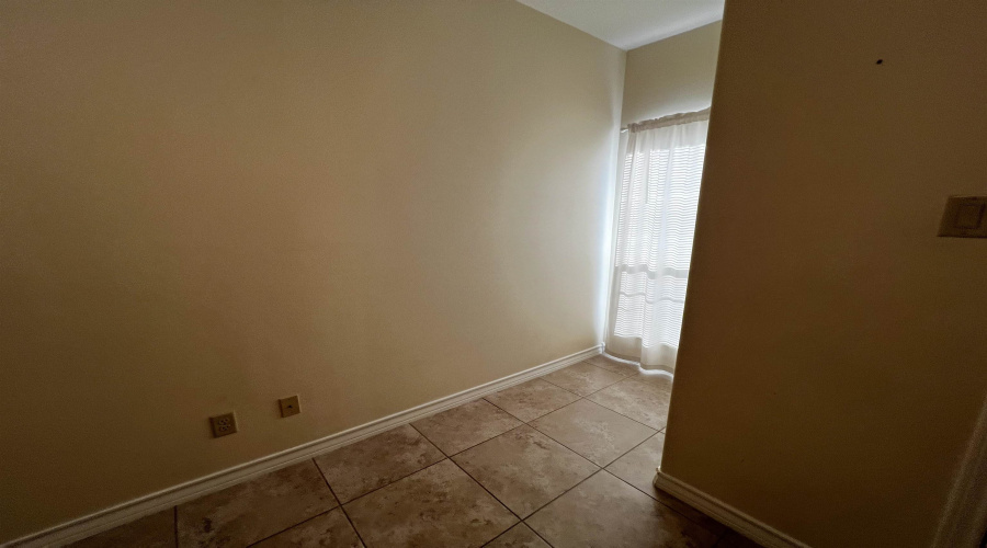 5703 Moses Lp., Laredo, Texas 78046, 3 Bedrooms Bedrooms, 5 Rooms Rooms,2 BathroomsBathrooms,Residential,For Rent,5703 Moses Lp.,20255409