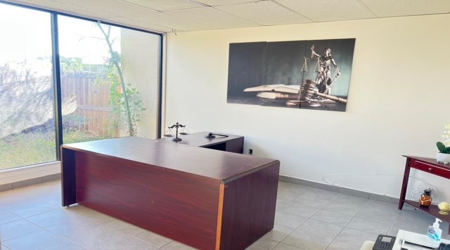 611 Hidalgo St, laredo, Texas 78040-7450, ,2 BathroomsBathrooms,Commercial retail/office,For Rent,611 Hidalgo St,20255421