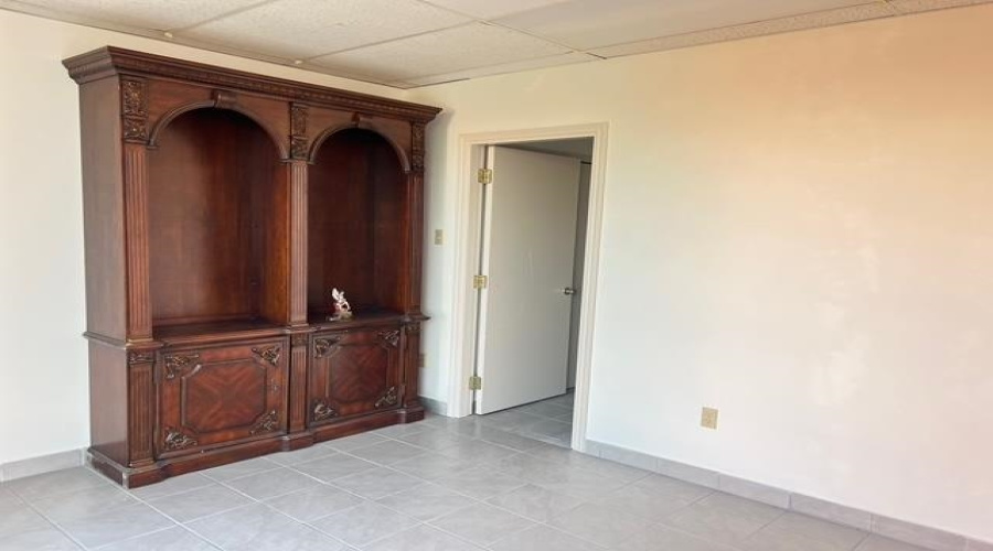 611 Hidalgo St, laredo, Texas 78040-7450, ,2 BathroomsBathrooms,Commercial retail/office,For Rent,611 Hidalgo St,20255421
