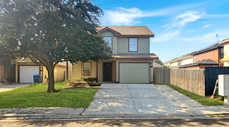 17402 College Port Dr, Laredo, Texas 78045, 4 Bedrooms Bedrooms, 6 Rooms Rooms,3 BathroomsBathrooms,Residential,For Sale,17402 College Port Dr,20255411