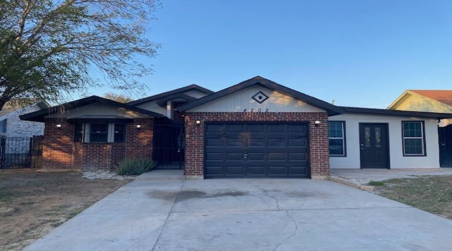4202 Merida Dr, LAREDO, Texas 78046, 3 Bedrooms Bedrooms, 8 Rooms Rooms,3 BathroomsBathrooms,Residential,For Sale,4202 Merida Dr,20255412