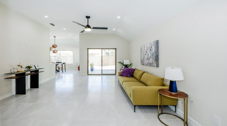 418 Cinnamon Teal Lp, LAREDO, Texas 78045, 3 Bedrooms Bedrooms, 5 Rooms Rooms,2 BathroomsBathrooms,Residential,For Rent,418 Cinnamon Teal Lp,20255413