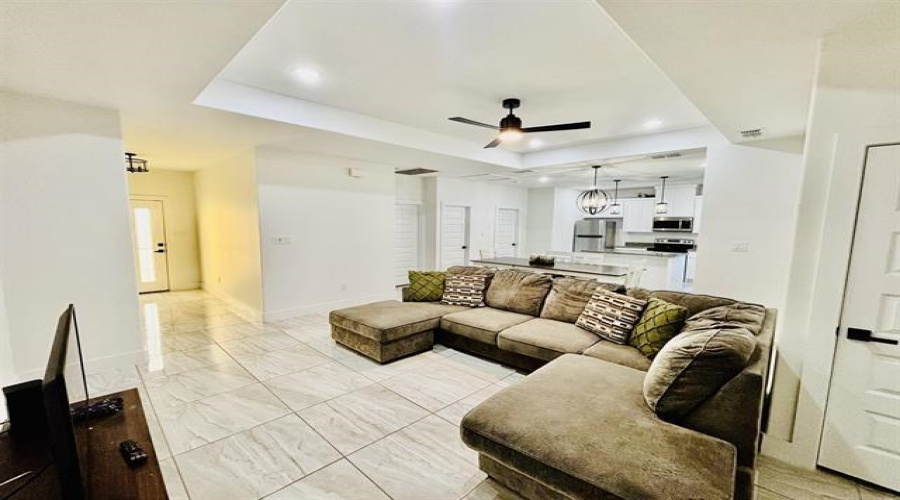 5225 Anacahuita Dr, Laredo, Texas 78046, 3 Bedrooms Bedrooms, 5 Rooms Rooms,2 BathroomsBathrooms,Residential,For Rent,5225 Anacahuita Dr,20255415