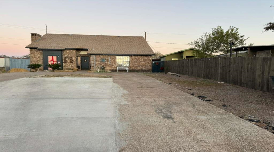 8523 Ontario Lp, laredo, Texas 78045, 2 Bedrooms Bedrooms, 4 Rooms Rooms,2 BathroomsBathrooms,Residential,For Rent,8523 Ontario Lp,20255416