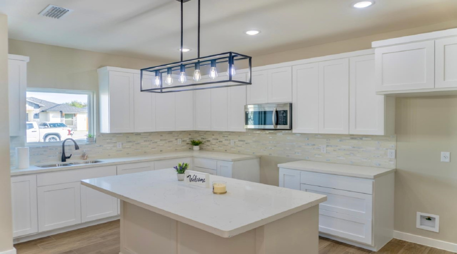 128 Faith Dr., LAREDO, Texas 78043, 3 Bedrooms Bedrooms, 5 Rooms Rooms,2 BathroomsBathrooms,Residential,For Sale,128 Faith Dr.,20255417