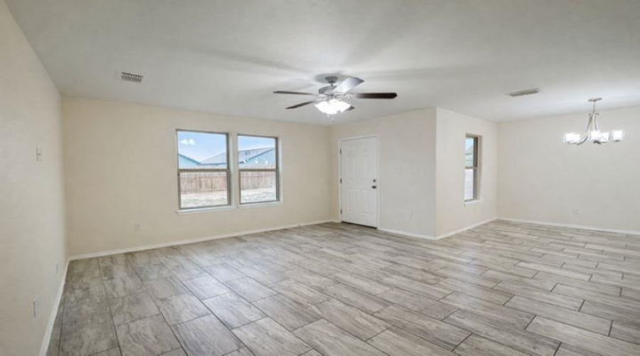 5822 Doctorado Dr., Laredo, Texas 78046, 3 Bedrooms Bedrooms, 7 Rooms Rooms,2 BathroomsBathrooms,Residential,For Sale,5822 Doctorado Dr.,20255419