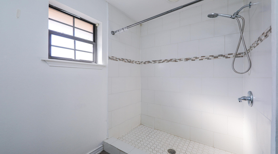 752 Buffalo Ct, LAREDO, Texas 78045, 3 Bedrooms Bedrooms, 5 Rooms Rooms,2 BathroomsBathrooms,Residential,For Rent,752 Buffalo Ct,20255420