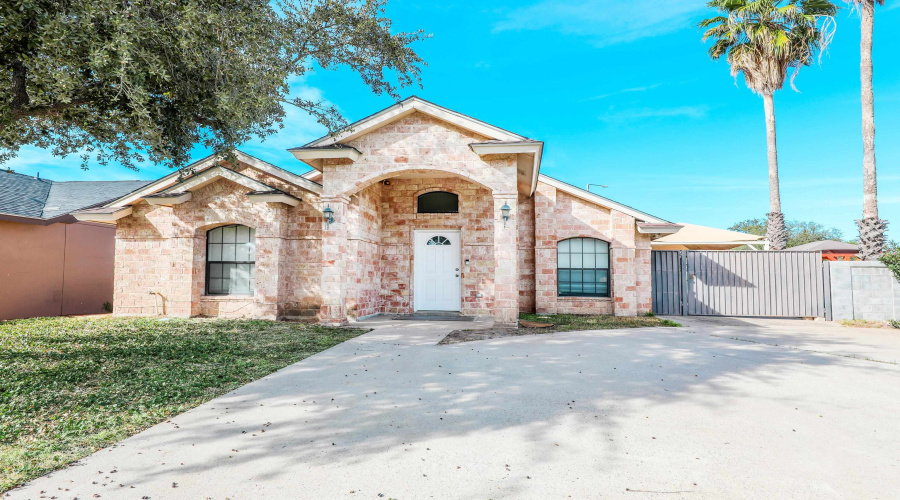 752 Buffalo Ct, LAREDO, Texas 78045, 3 Bedrooms Bedrooms, 5 Rooms Rooms,2 BathroomsBathrooms,Residential,For Rent,752 Buffalo Ct,20255420