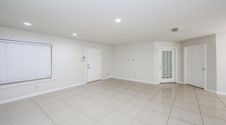 9001 Taiga Ct, LAREDO, Texas 78045, 3 Bedrooms Bedrooms, 7 Rooms Rooms,2 BathroomsBathrooms,Residential,For Rent,9001 Taiga Ct,20255422