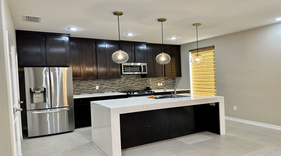 7978 Elka Lp, Laredo, Texas 78045, 3 Bedrooms Bedrooms, 7 Rooms Rooms,2 BathroomsBathrooms,Residential,For Rent,7978 Elka Lp,20255424