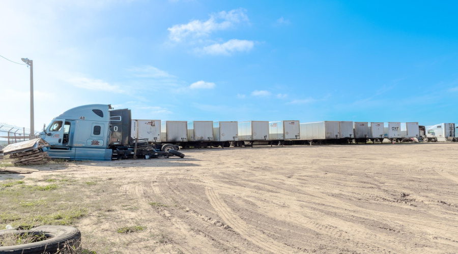 119 North America Rd., LAREDO, Texas 78045, 1 Bedroom Bedrooms, 51 Rooms Rooms,2 BathroomsBathrooms,Commercial/industrial,For Sale,119 North America Rd.,20255410