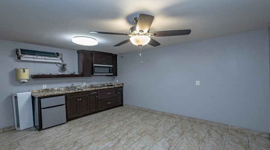 603 N Loring Ave, LAREDO, Texas 78040, 1 Room Rooms,1 BathroomBathrooms,Commercial retail/office,For Rent,603 N Loring Ave,20255425