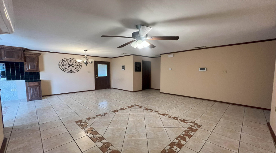 1106 Elm St, Zapata, Texas 78076, 2 Bedrooms Bedrooms, 4 Rooms Rooms,2 BathroomsBathrooms,Residential,For Sale,1106 Elm St,20252206