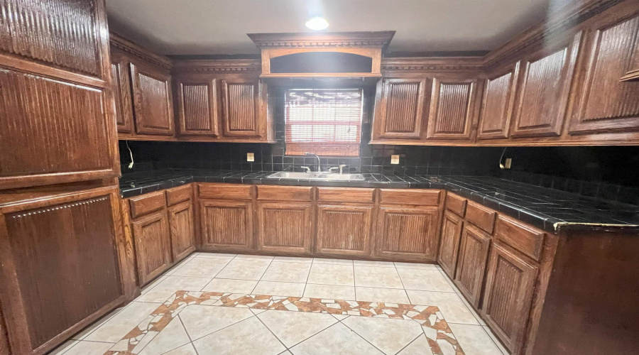 1106 Elm St, Zapata, Texas 78076, 2 Bedrooms Bedrooms, 4 Rooms Rooms,2 BathroomsBathrooms,Residential,For Sale,1106 Elm St,20252206