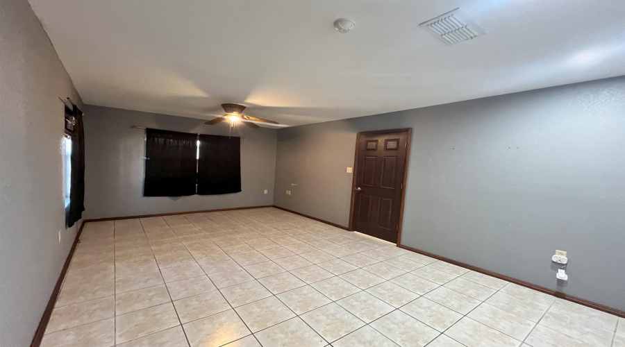 1106 Elm St, Zapata, Texas 78076, 2 Bedrooms Bedrooms, 4 Rooms Rooms,2 BathroomsBathrooms,Residential,For Sale,1106 Elm St,20252206