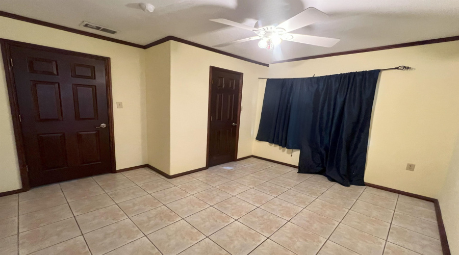 1106 Elm St, Zapata, Texas 78076, 2 Bedrooms Bedrooms, 4 Rooms Rooms,2 BathroomsBathrooms,Residential,For Sale,1106 Elm St,20252206