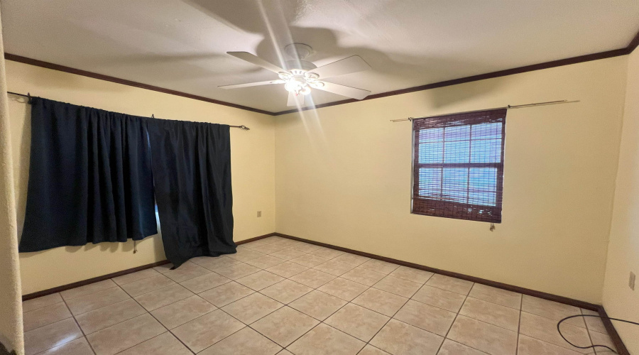 1106 Elm St, Zapata, Texas 78076, 2 Bedrooms Bedrooms, 4 Rooms Rooms,2 BathroomsBathrooms,Residential,For Sale,1106 Elm St,20252206