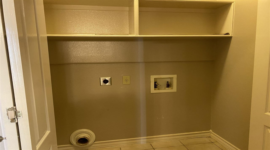 9903 Crystal Ct, LAREDO, Texas 78045, 2 Bedrooms Bedrooms, 5 Rooms Rooms,2 BathroomsBathrooms,Residential,For Rent,9903 Crystal Ct,20255427