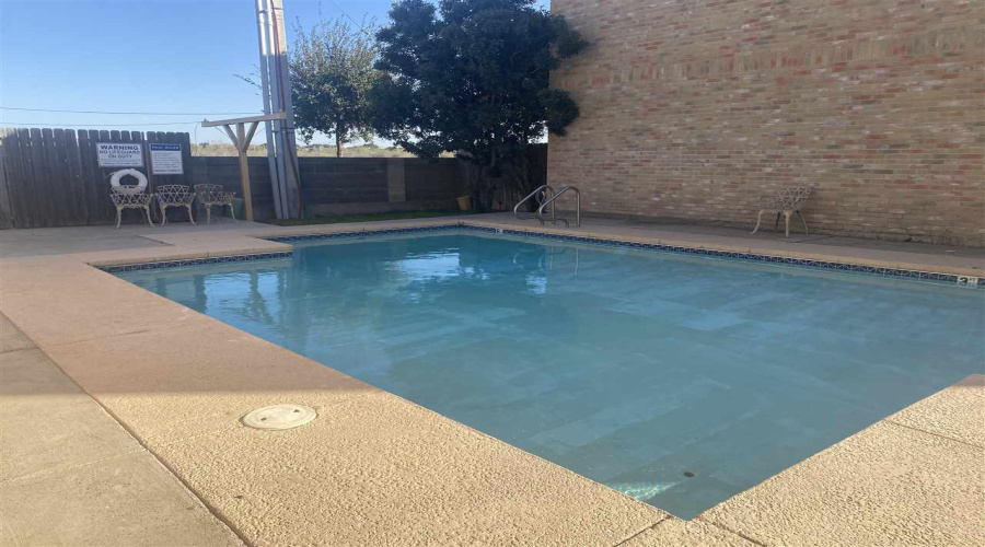 9903 Crystal Ct, LAREDO, Texas 78045, 2 Bedrooms Bedrooms, 5 Rooms Rooms,2 BathroomsBathrooms,Residential,For Rent,9903 Crystal Ct,20255427