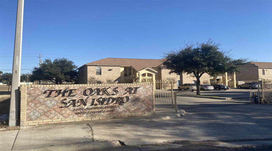 9903 Crystal Ct, LAREDO, Texas 78045, 2 Bedrooms Bedrooms, 5 Rooms Rooms,2 BathroomsBathrooms,Residential,For Rent,9903 Crystal Ct,20255427