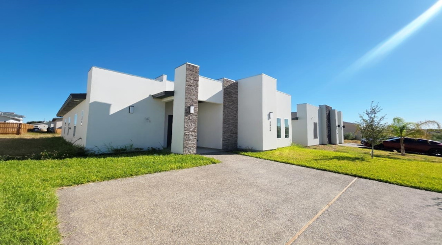 2314 Mango Rd., LAREDO, Texas 78046, 3 Bedrooms Bedrooms, 5 Rooms Rooms,2 BathroomsBathrooms,Residential,For Sale,2314 Mango Rd.,20255429