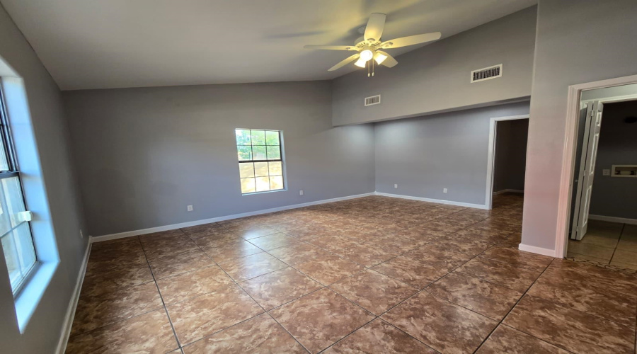 2907 Louisiana Ave, Laredo, Texas 78046-7226, 3 Bedrooms Bedrooms, 5 Rooms Rooms,2 BathroomsBathrooms,Residential,For Sale,2907 Louisiana Ave,20255431