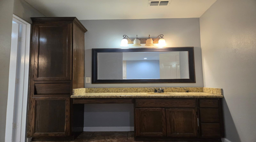 2907 Louisiana Ave, Laredo, Texas 78046-7226, 3 Bedrooms Bedrooms, 5 Rooms Rooms,2 BathroomsBathrooms,Residential,For Sale,2907 Louisiana Ave,20255431