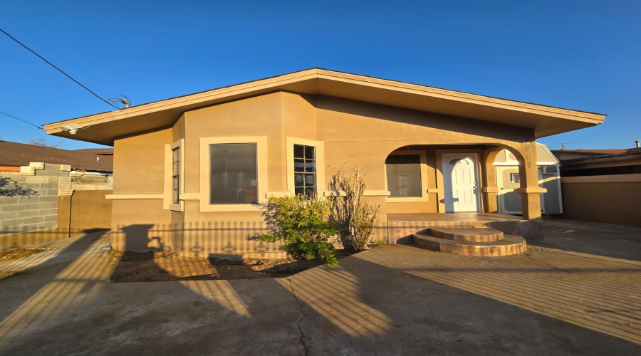 2907 Louisiana Ave, Laredo, Texas 78046-7226, 3 Bedrooms Bedrooms, 5 Rooms Rooms,2 BathroomsBathrooms,Residential,For Sale,2907 Louisiana Ave,20255431
