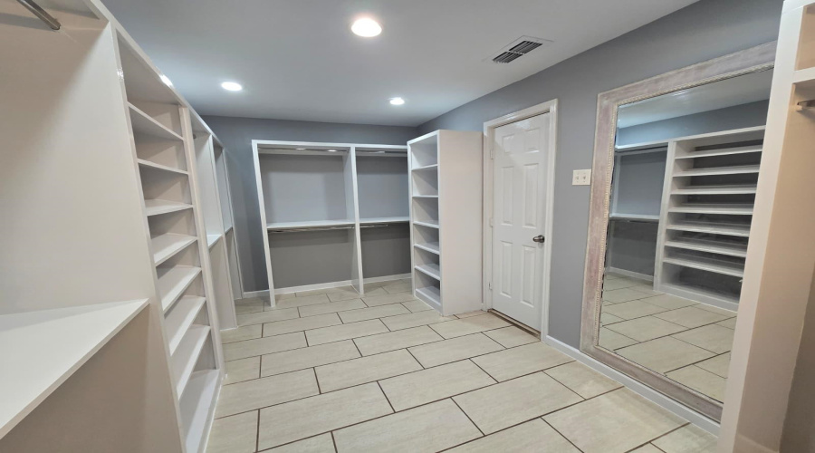 2907 Louisiana Ave, Laredo, Texas 78046-7226, 3 Bedrooms Bedrooms, 5 Rooms Rooms,2 BathroomsBathrooms,Residential,For Sale,2907 Louisiana Ave,20255431