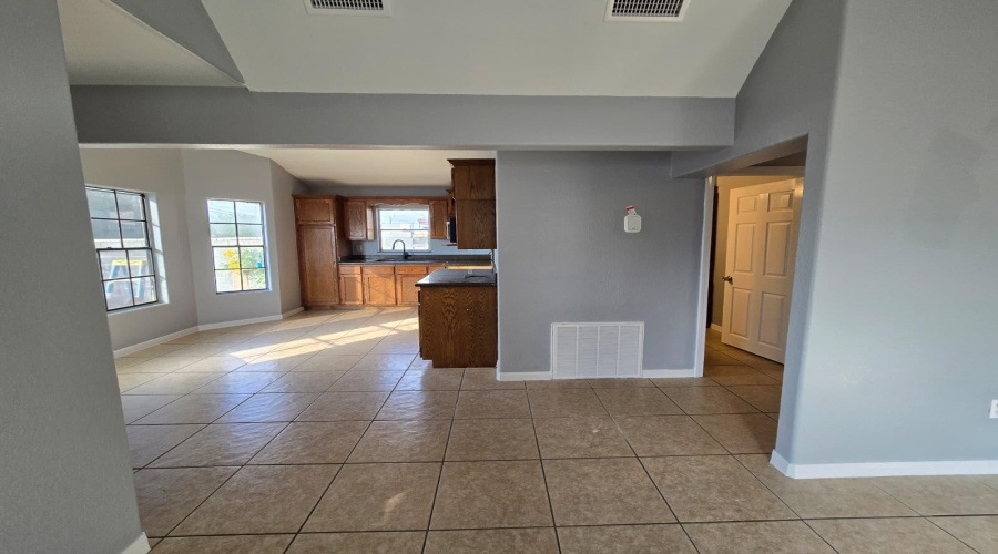 2907 Louisiana Ave, Laredo, Texas 78046-7226, 3 Bedrooms Bedrooms, 5 Rooms Rooms,2 BathroomsBathrooms,Residential,For Sale,2907 Louisiana Ave,20255431