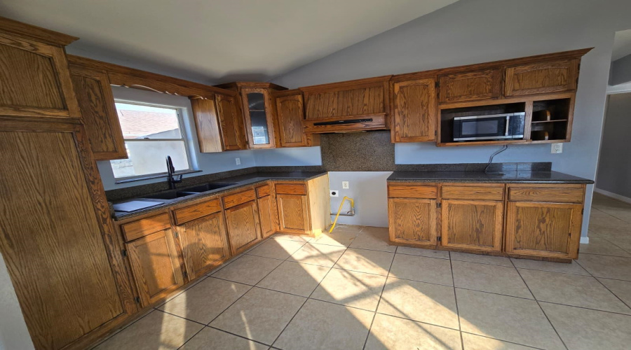 2907 Louisiana Ave, Laredo, Texas 78046-7226, 3 Bedrooms Bedrooms, 5 Rooms Rooms,2 BathroomsBathrooms,Residential,For Sale,2907 Louisiana Ave,20255431