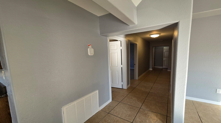 2907 Louisiana Ave, Laredo, Texas 78046-7226, 3 Bedrooms Bedrooms, 5 Rooms Rooms,2 BathroomsBathrooms,Residential,For Sale,2907 Louisiana Ave,20255431