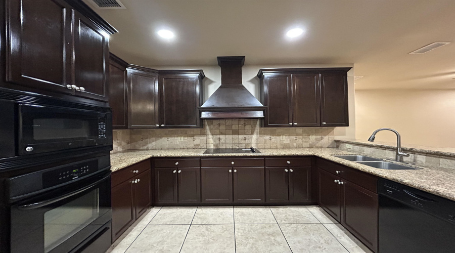 3335 Hagen Lp, LAREDO, Texas 78045, 3 Bedrooms Bedrooms, 8 Rooms Rooms,3 BathroomsBathrooms,Residential,For Rent,3335 Hagen Lp,20255435