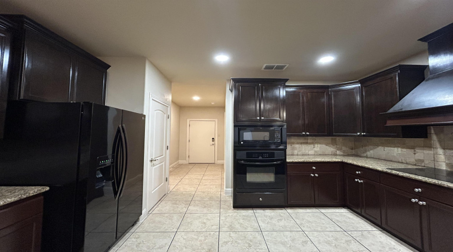 3335 Hagen Lp, LAREDO, Texas 78045, 3 Bedrooms Bedrooms, 8 Rooms Rooms,3 BathroomsBathrooms,Residential,For Rent,3335 Hagen Lp,20255435